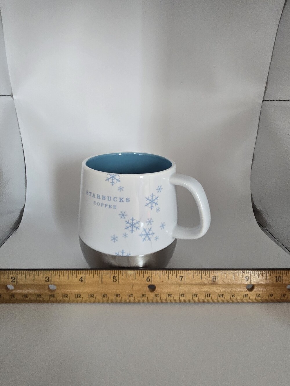 Starbucks White Ceramic Mug with Blue Snowflakes and Blue Interior 14oz 2007 - Picture 6 of 8